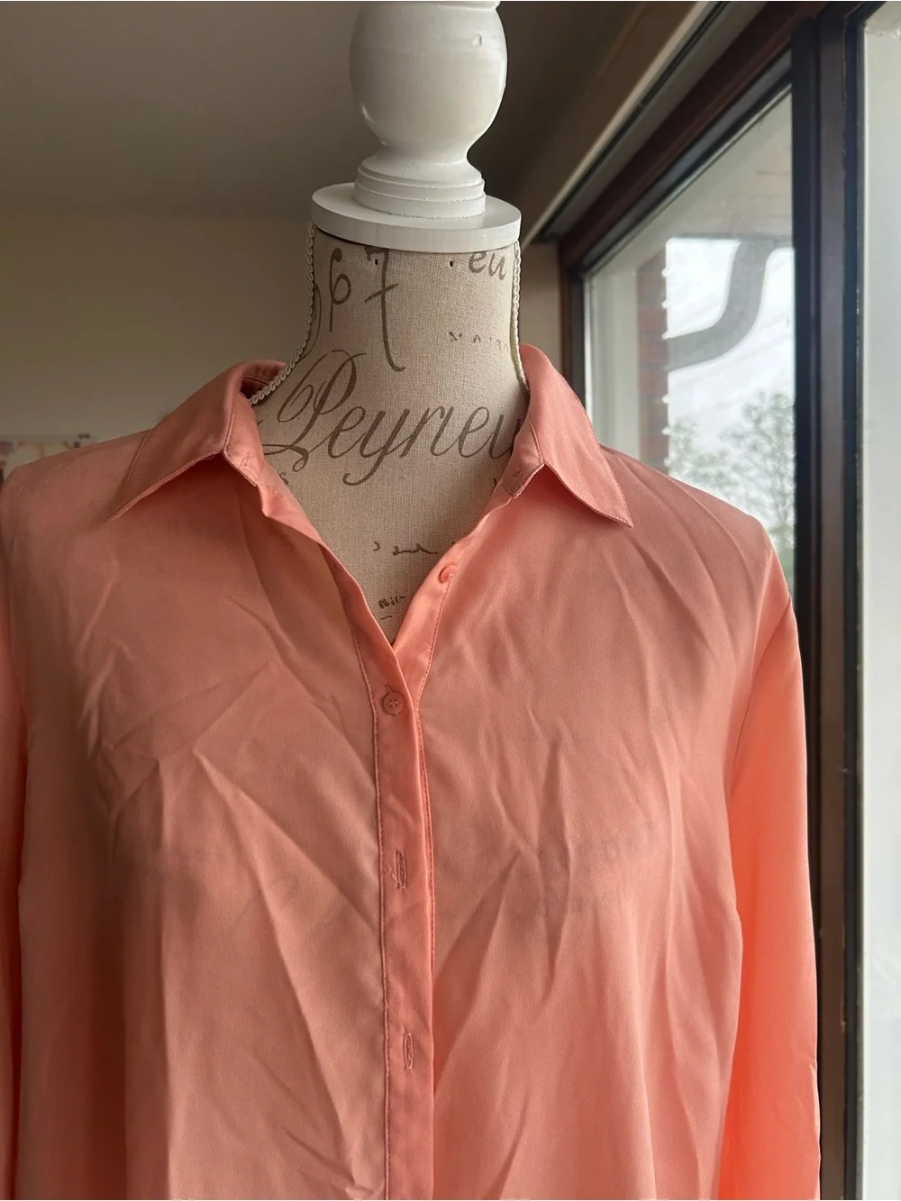 Marciano Light Coral Button-Up Blouse - Picture 4 of 4